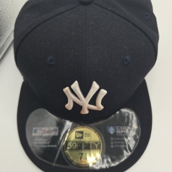 New Era 59FIFTY Yankees Hat – 7 1/4 – On‑Field Fitted Cap - Picture 8 of 8